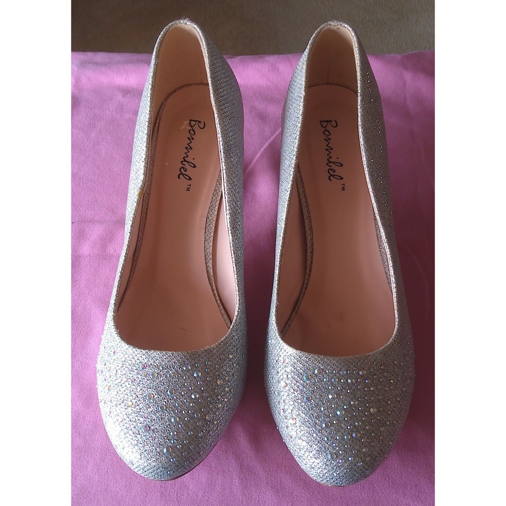 BONNIBEL SPARKLY SIVER HEELS SIZE 8.5
